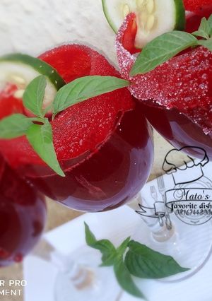 A picture of Cherry cooktail.