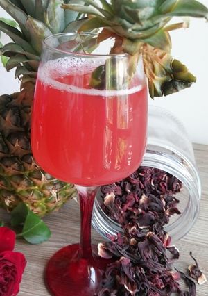 Une photo de Jus ananas hibiscus