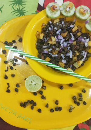 अंकुरित छोलिया(हरे चने) और आलू की सूखी सब्जी रेसिपी मुख्य फोटो