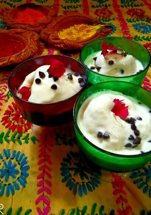 A picture of Holi special Ice cream.