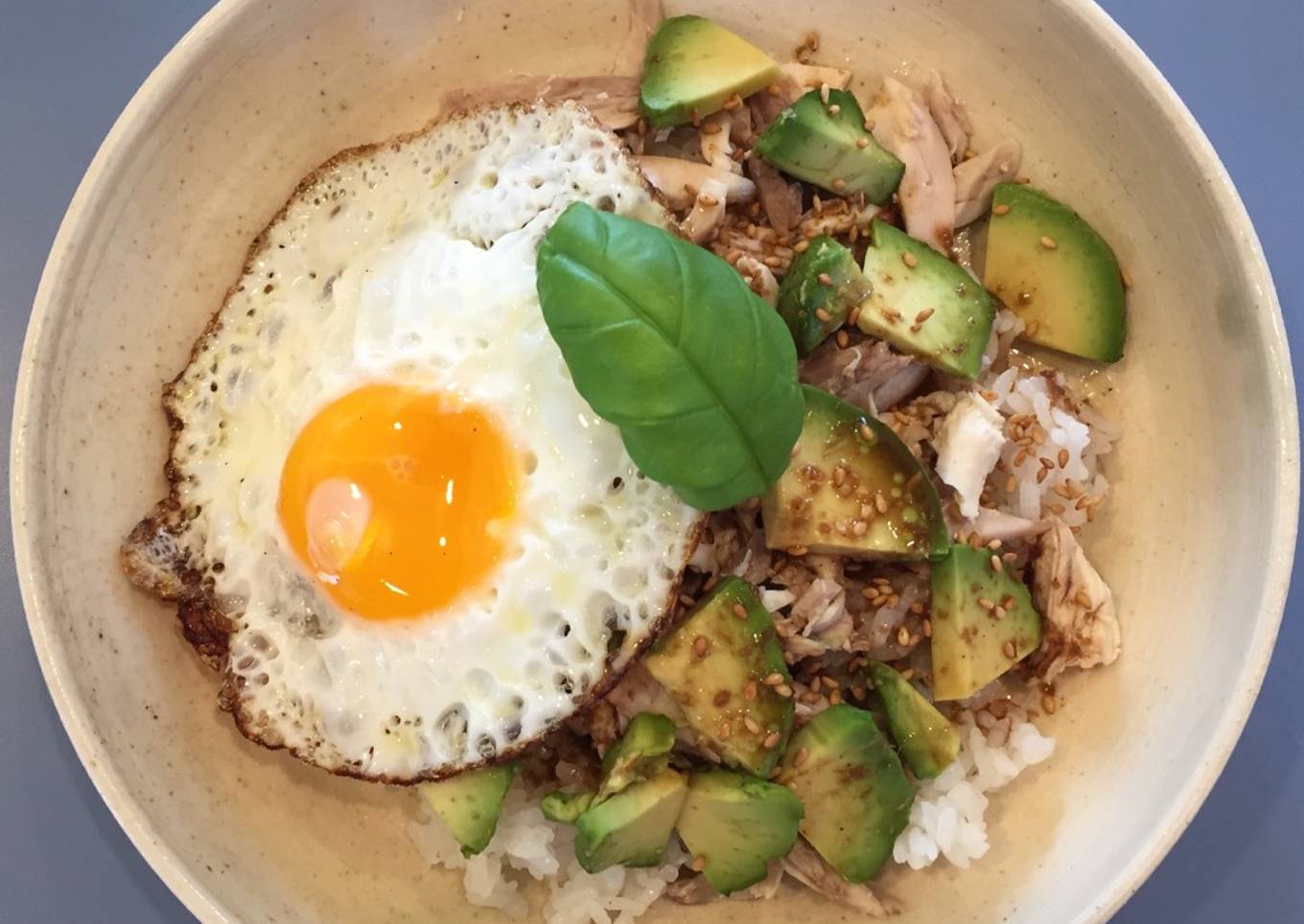 Chicken & Avocado on Rice + Fried egg