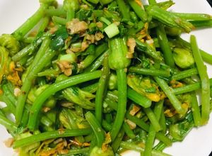 Hình của món Bông bí xào tỏi chay.