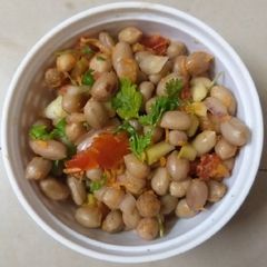 A picture of Peanut chat.