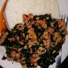 A picture of Yam and Spinach Egg Sauce.