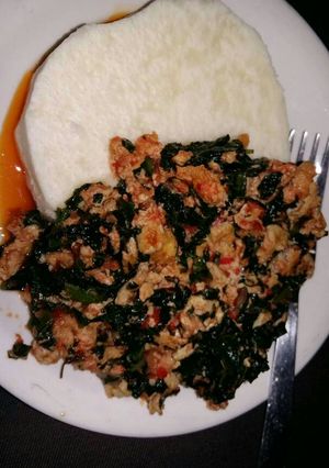 A picture of Yam and Spinach Egg Sauce.