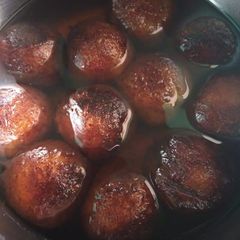 A picture of Sweet potato gulab jamun.