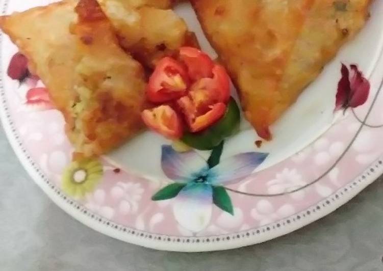 Macaroni potato samosa