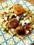 Salade de Fusilli / pois cassé / tomate / concombre / cébette