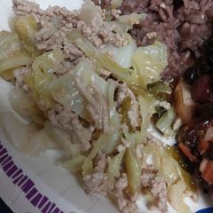 A picture of Cabbage and Ground Pork.