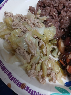 A picture of Cabbage and Ground Pork.