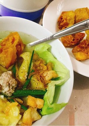 Hình của món Hoành thánh tại gia.