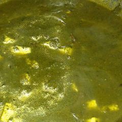 A picture of Palak paneer.