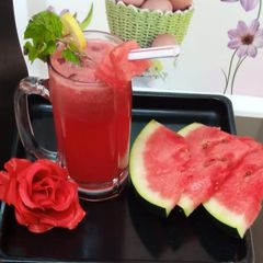 A picture of Watermelon margarita 🍉🍉.