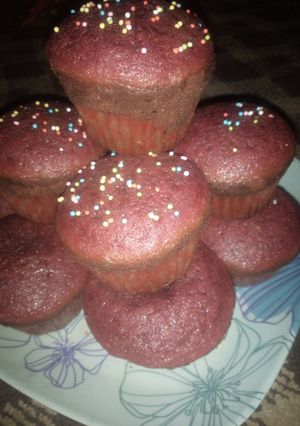 A picture of Red velvet cupcakes.