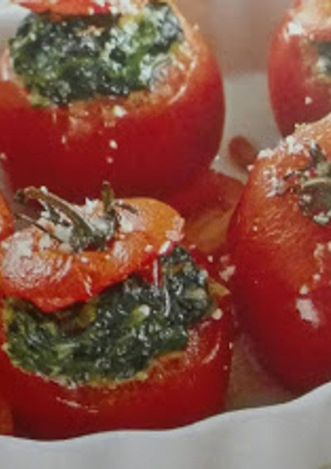 Una foto de Tomates rellenos de espinacas y queso