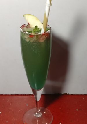 A picture of Green apple, grapes, mint & lime.