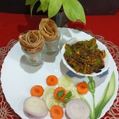 A picture of Tondli Peanut Masala Dry Sabji With Paratha.