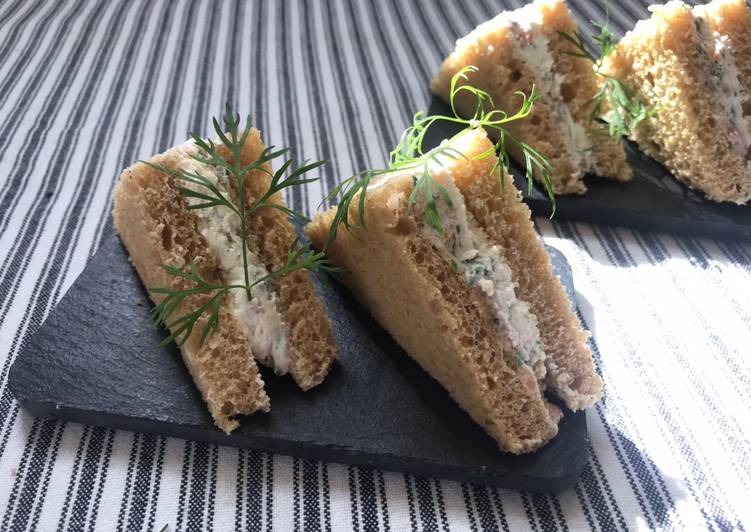 Laks- og flødeost sandwich - Rimmers Køkken