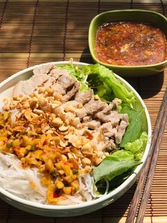 Hình của món Bún mắm nêm Đà Nẵng.
