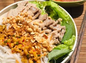 Hình của món Bún mắm nêm Đà Nẵng.