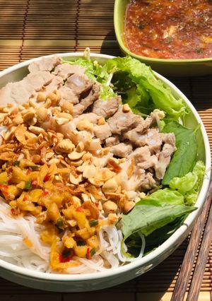 Hình của món Bún mắm nêm Đà Nẵng.
