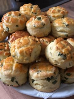 Medvehagymás pogácsa recept fotója