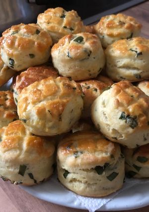 Medvehagymás pogácsa recept fotója