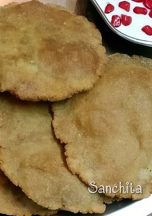 A picture of Ragi Potato Poori.