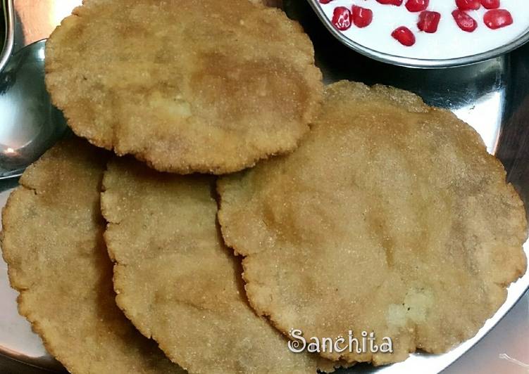 Steps to Make Super Quick Homemade Ragi Potato Poori