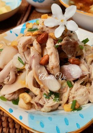 Hình của món Gà hấp trộn vừng.