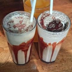 A picture of Oreo shake.