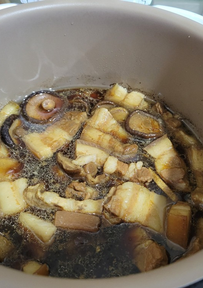 超簡單免滷包－滷香菇五花肉（紅燒肉） 的食譜成品照片