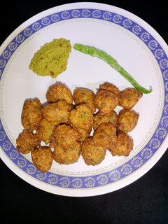 खीरे के पकौड़े (Kheere ke pakode recipe in Hindi) रेसिपी मुख्य फोटो