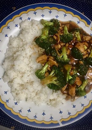 A picture of Chicken Broccoli.