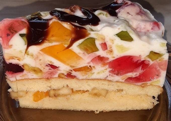Бисквитный торт-суфле с малиновым желе
