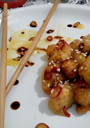 Una foto de Pollo rebozado con salsa de piña 🇨🇳