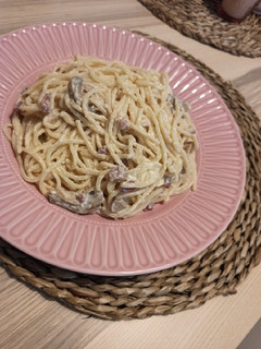Una foto de Espaguetis Carbonara 🍝