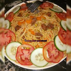 A picture of Stir fry spaghetti.