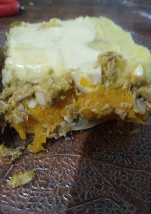 Una foto de Pastel de pollo bicolor 🍗