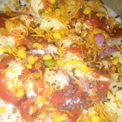 A picture of Dahi bhalle with chaat.