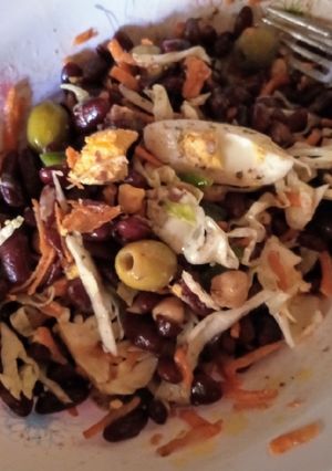 Una foto de Ensalada de porotos negros