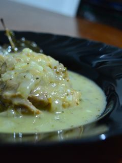 Una foto de Pollo guisado en salsa