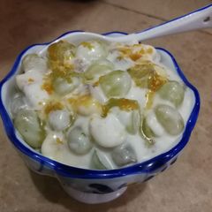 A picture of Creamy grape salad.