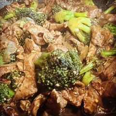 A picture of Beef with Broccoli.