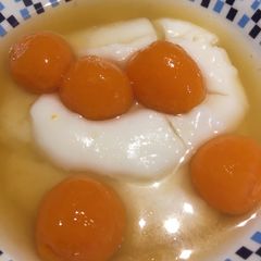 A picture of Rice flour porridge with sweet potato ball.