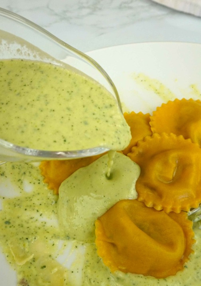 Una foto de Salsa ligera de calabacín para pasta