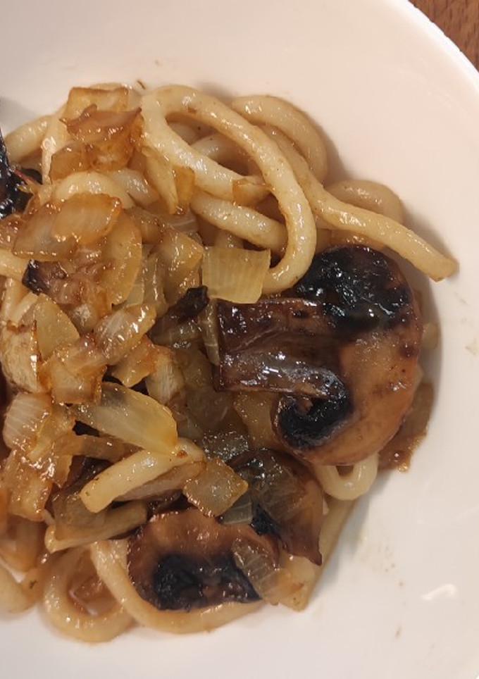 Una foto de Udon vegetal