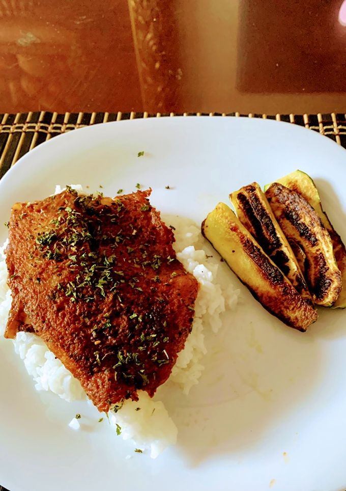 Una foto de Pescado tilapia con chipotle