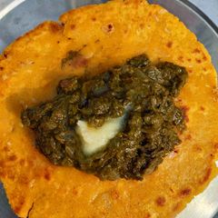 A picture of Makke ki roti.