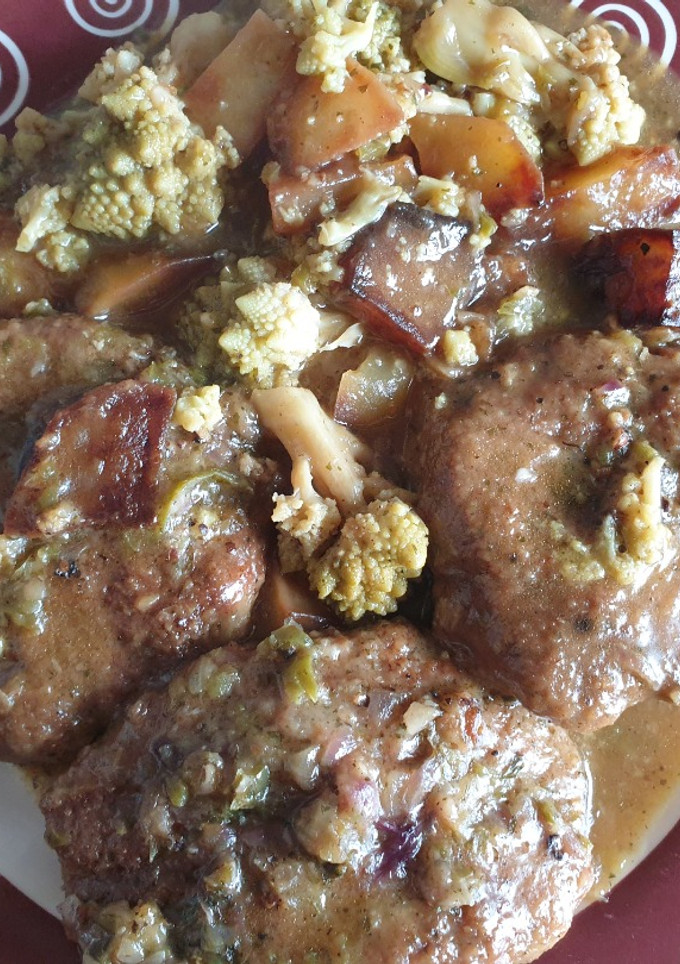 Una foto de Filetes rusos de pollo en salsa